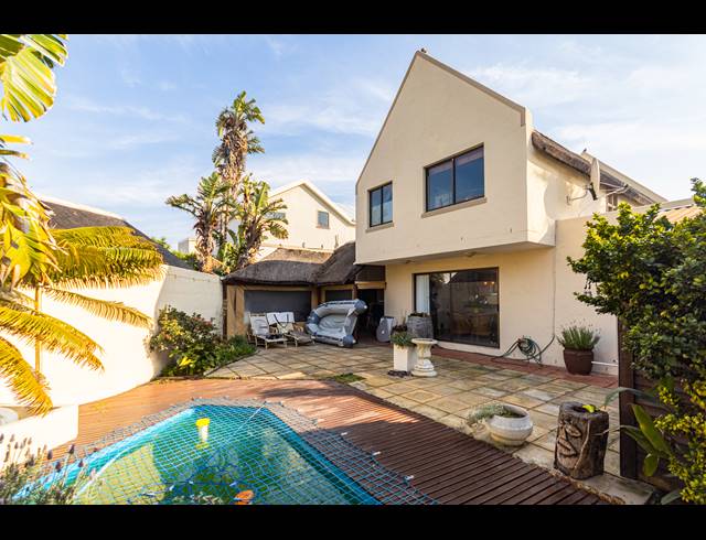 2 BEDROOM HOUSE FOR SALE IN WEST BEACH